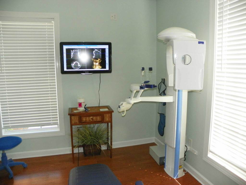 lan Meca Three-dimensional Cone Beam Computed Tomography at Coastal Endodontics